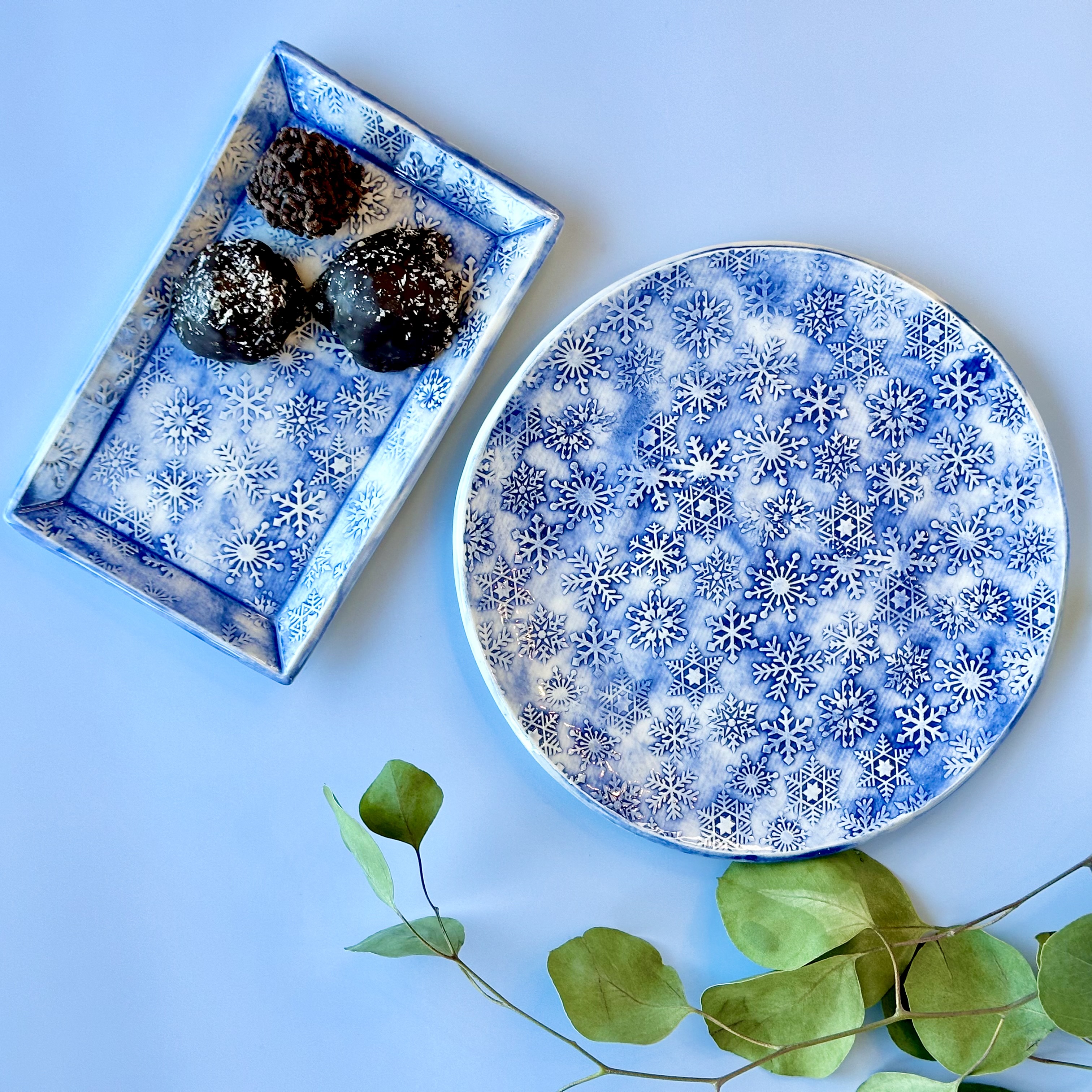Handbuild a Plate with a Snowflake Texture